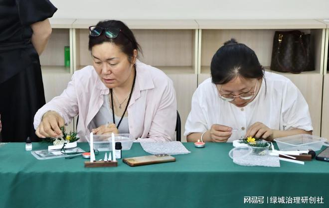”——关爱巾帼司机母亲节暖心活动AG真人平台“香伴车程 母爱同行(图2)